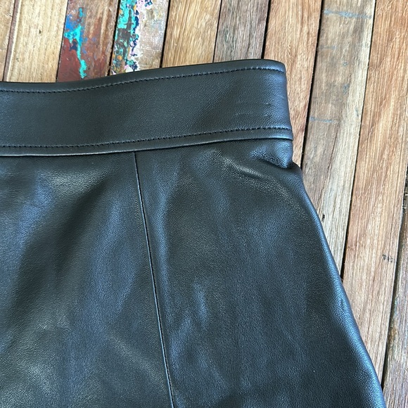 Alexander McQueen eyelet-embellished leather shorts Sz 44 **NWT** - Picture 12 of 15